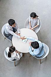 《全面战争：战锤3》Steam中文区“多半差评” 在线峰值超13万